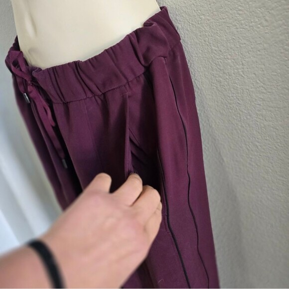 Lululemon plumb high waist vented pants size 6 - Picture 9 of 9